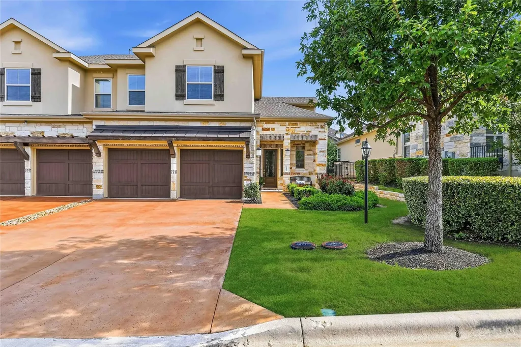 212 Cartwheel Bend Austin TX 78738