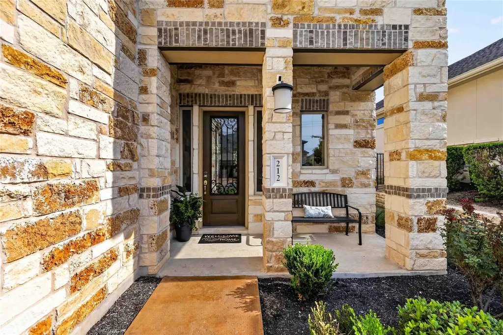 212 Cartwheel Bend Austin TX 78738