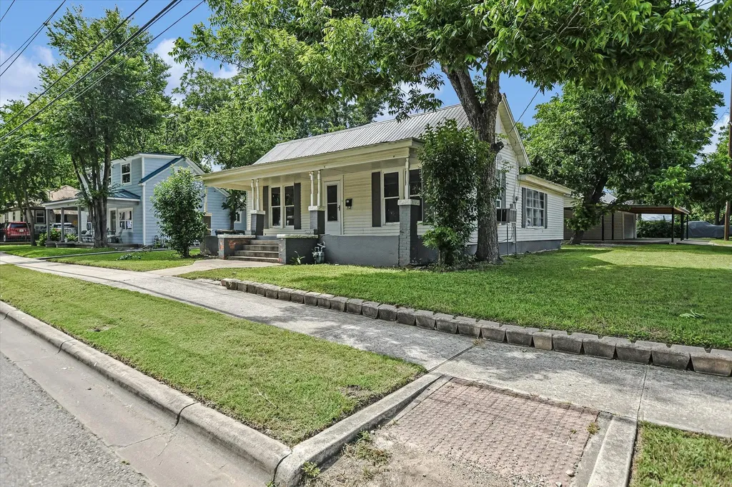 312 W 10th Street Georgetown TX 78626