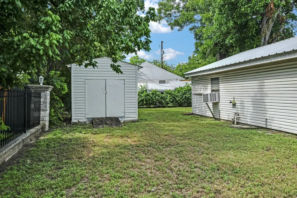 312 W 10th Street Georgetown TX 78626