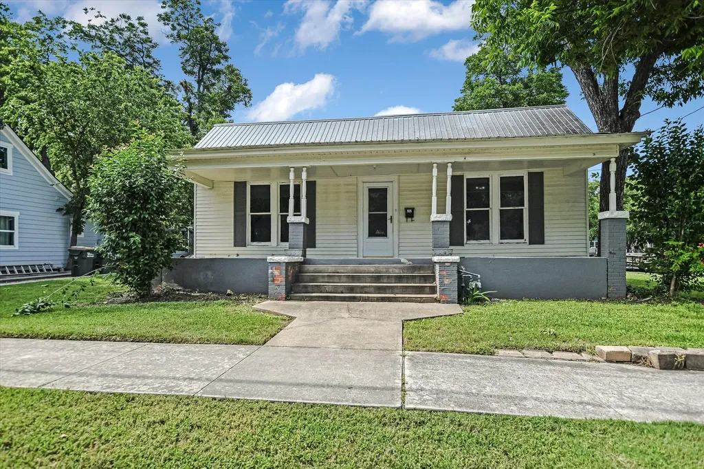 312 W 10th Street Georgetown TX 78626
