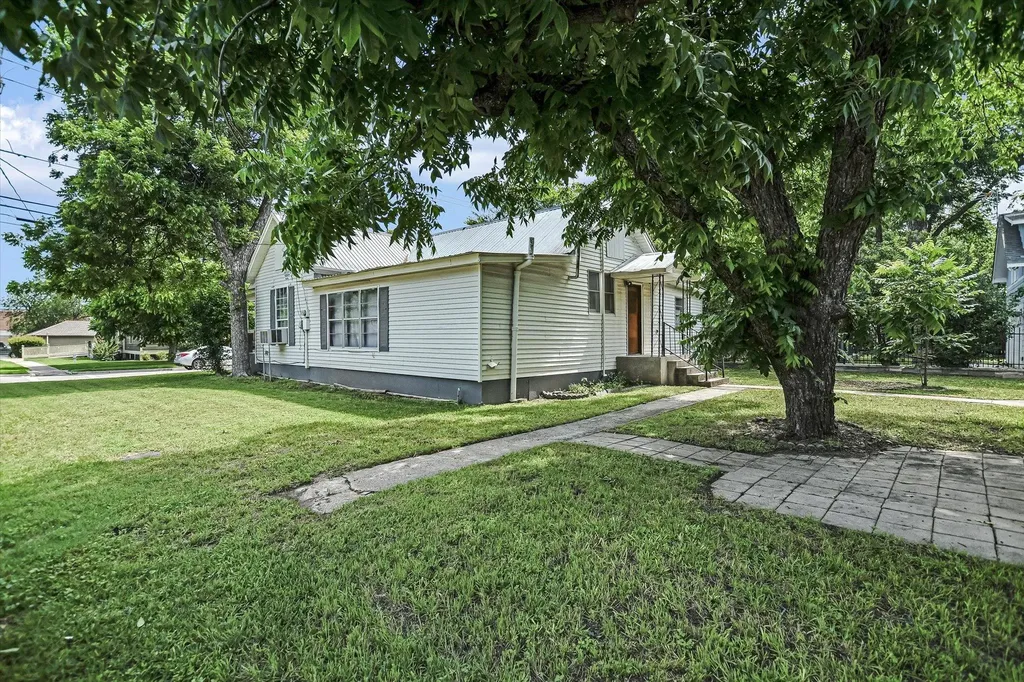 312 W 10th Street Georgetown TX 78626