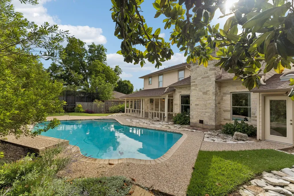 11503 Dosshills Drive Austin TX 78750