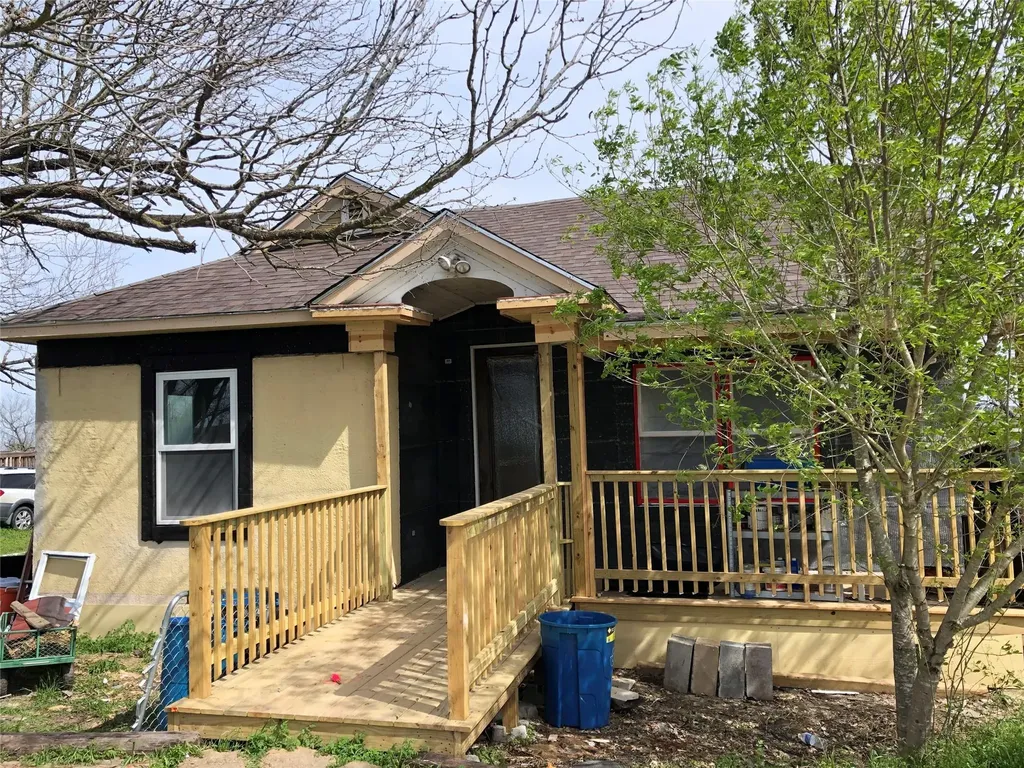 4712 Schuelke Road Niederwald TX 78640