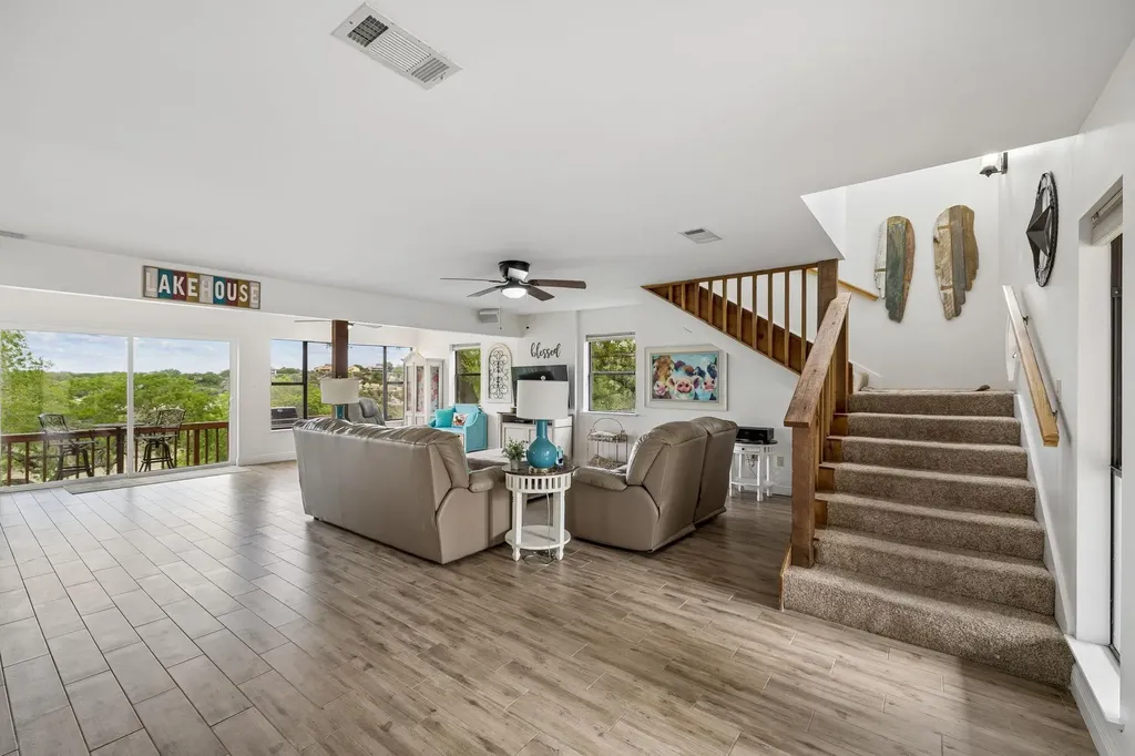 25420 Cove Drive Spicewood TX 78669