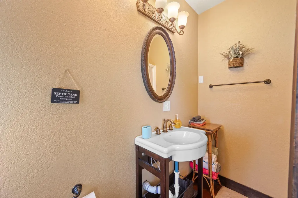 28525 Paradise Manor Drive Marble Falls TX 78654