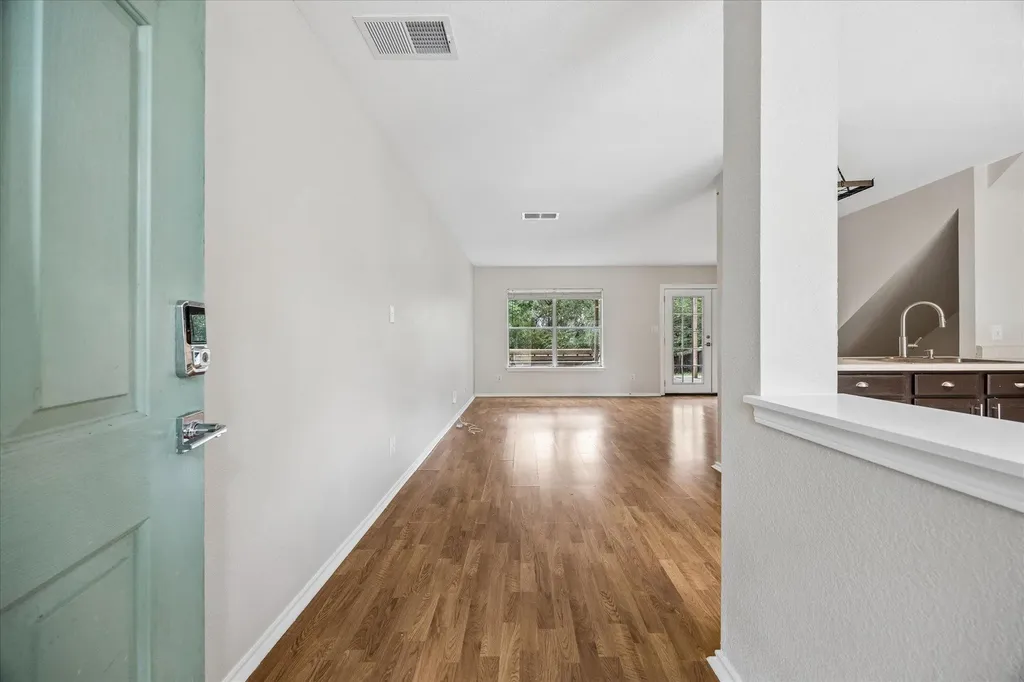 10712 Marshitahs Way Austin TX 78748