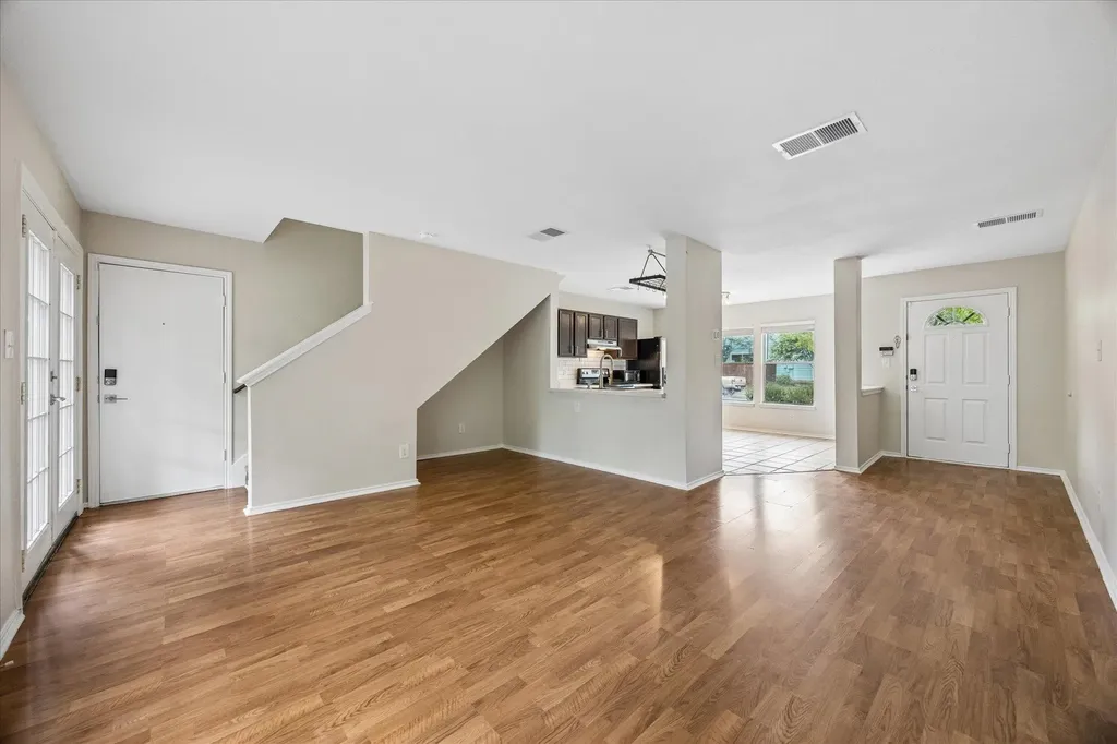 10712 Marshitahs Way Austin TX 78748