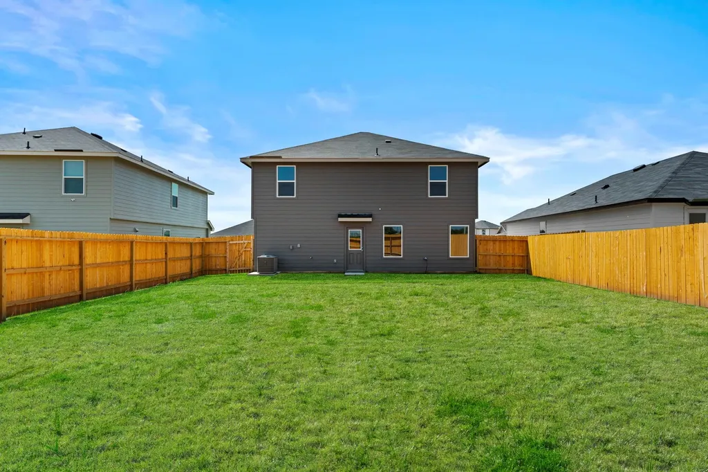 2117 Windflower Lane Luling TX 78648