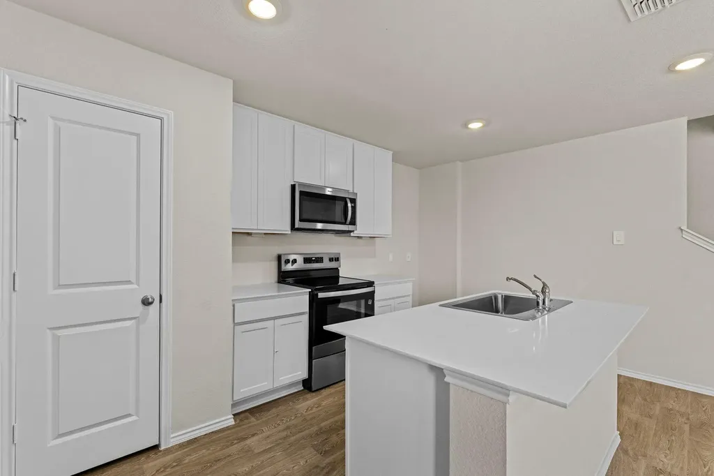 2117 Windflower Lane Luling TX 78648