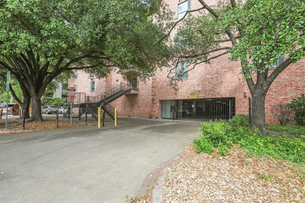 2401 Leon Street Austin TX 78705