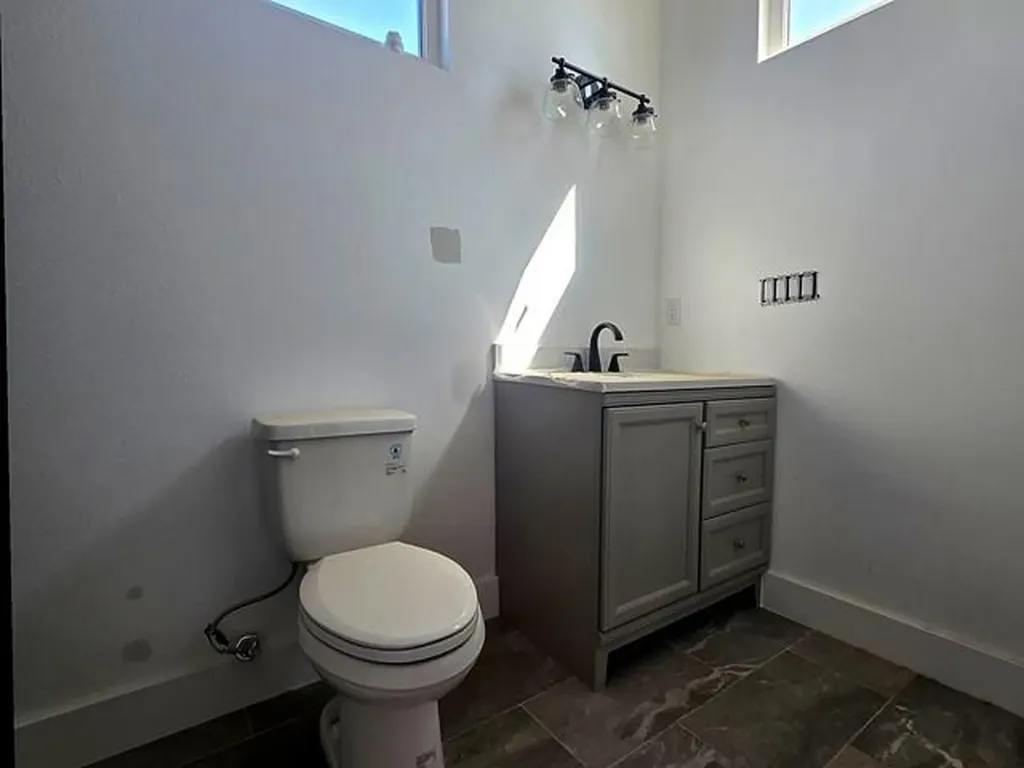 2417 Bruin Drive Spicewood TX 78669