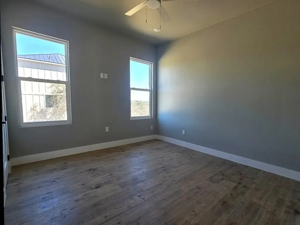 2417 Bruin Drive Spicewood TX 78669