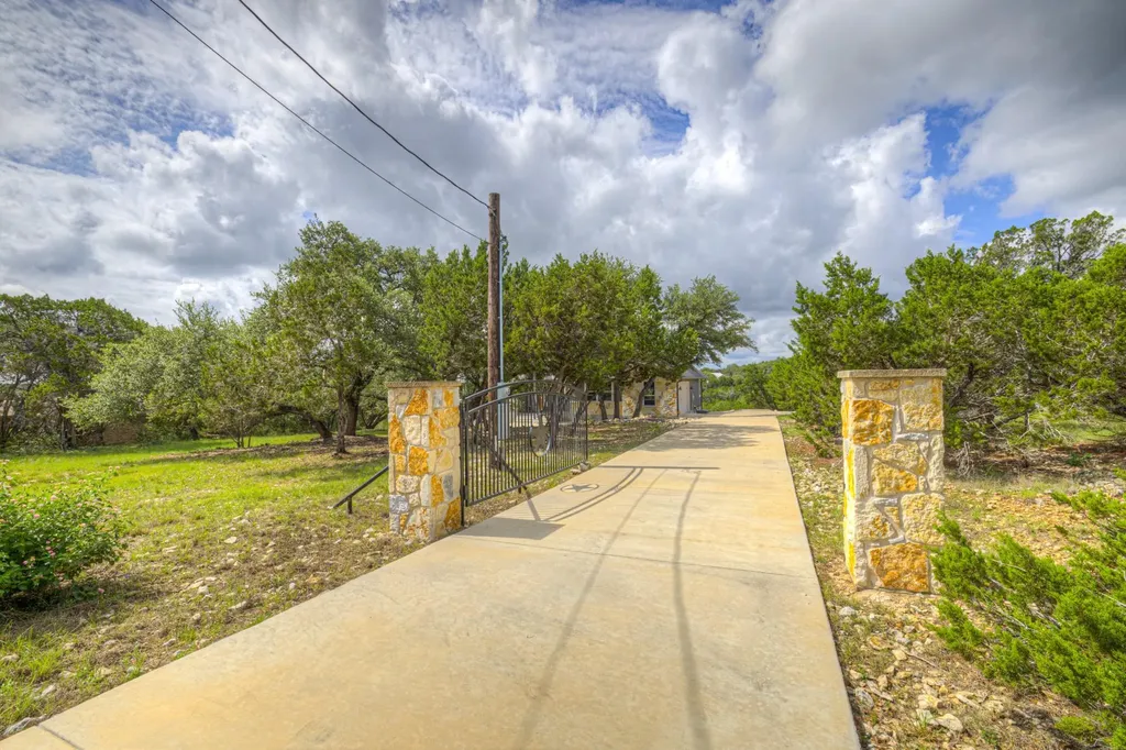 562 Toye Boulevard Canyon Lake TX 78133