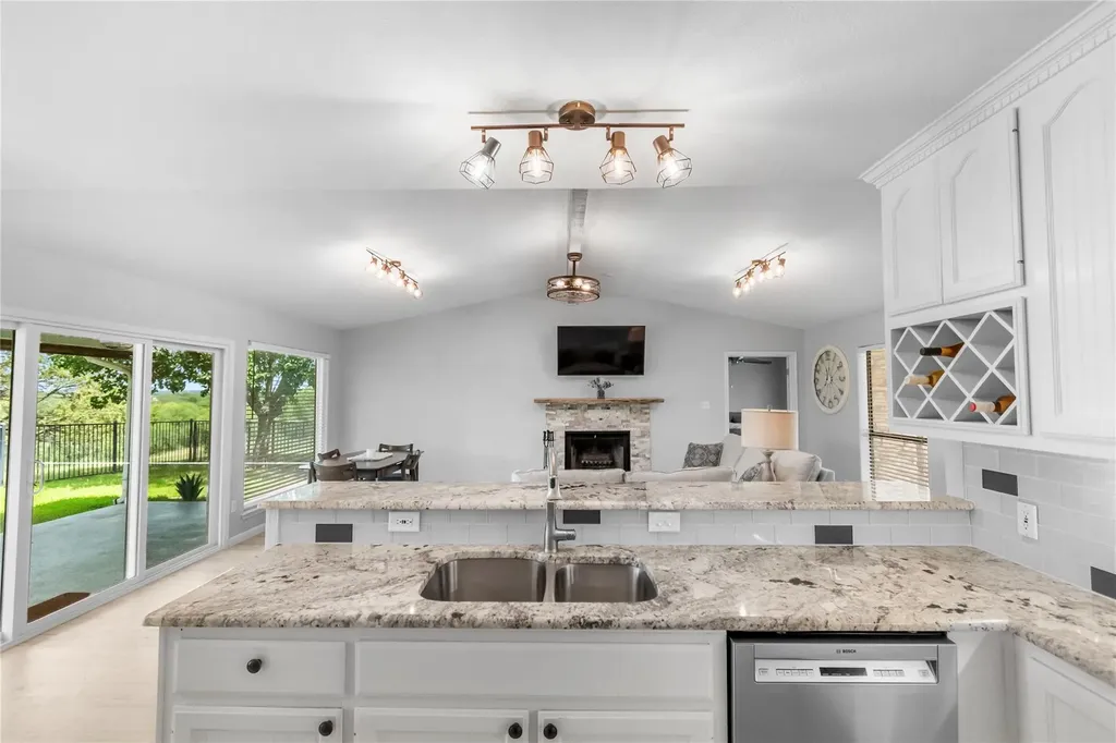 210 Teeoff Horseshoe Bay TX 78657