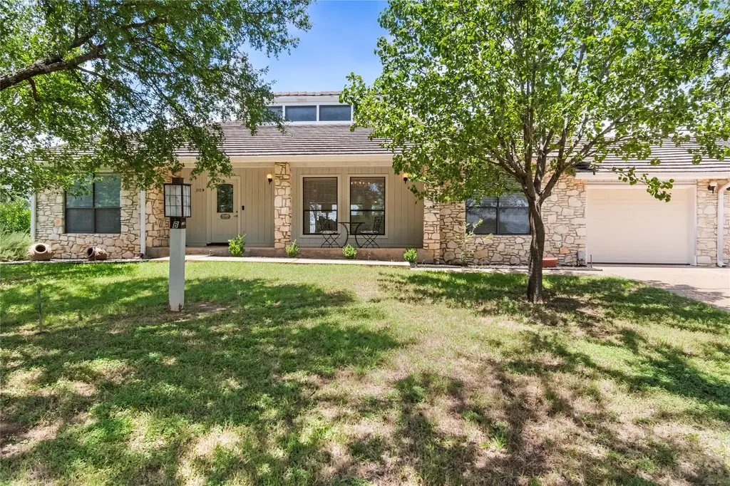 210 Teeoff Horseshoe Bay TX 78657