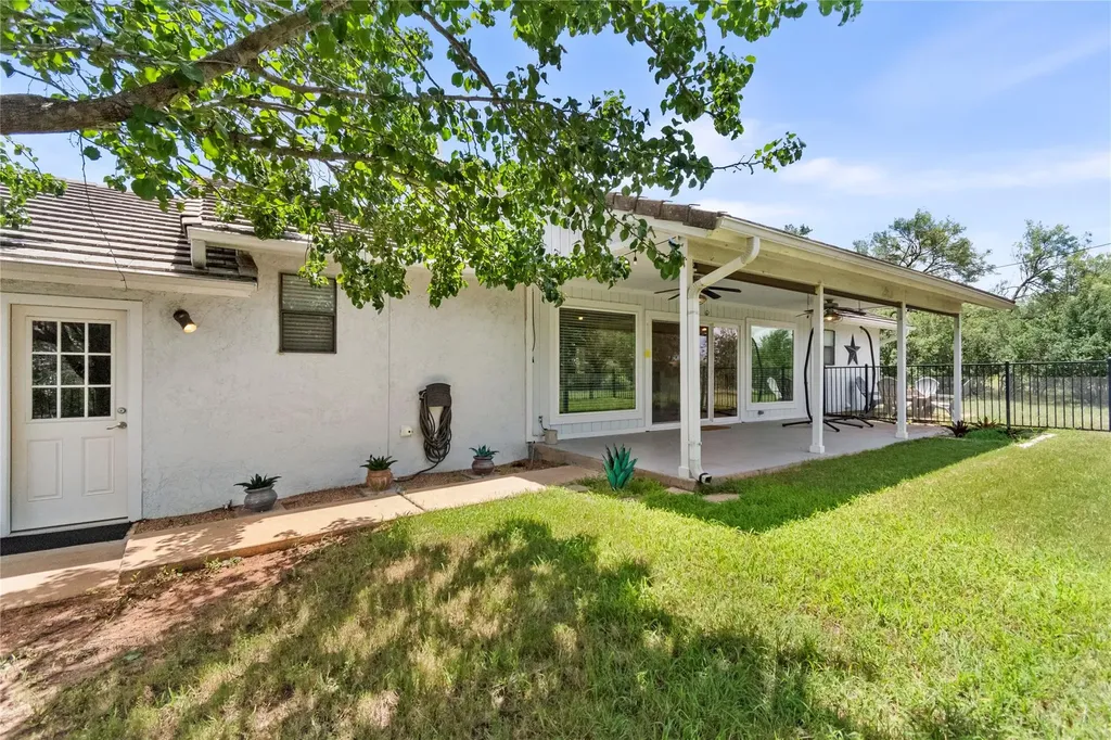 210 Teeoff Horseshoe Bay TX 78657