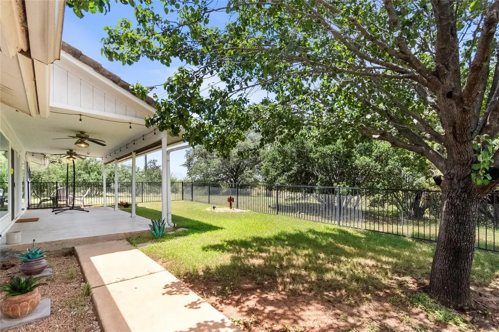 210 Teeoff Horseshoe Bay TX 78657