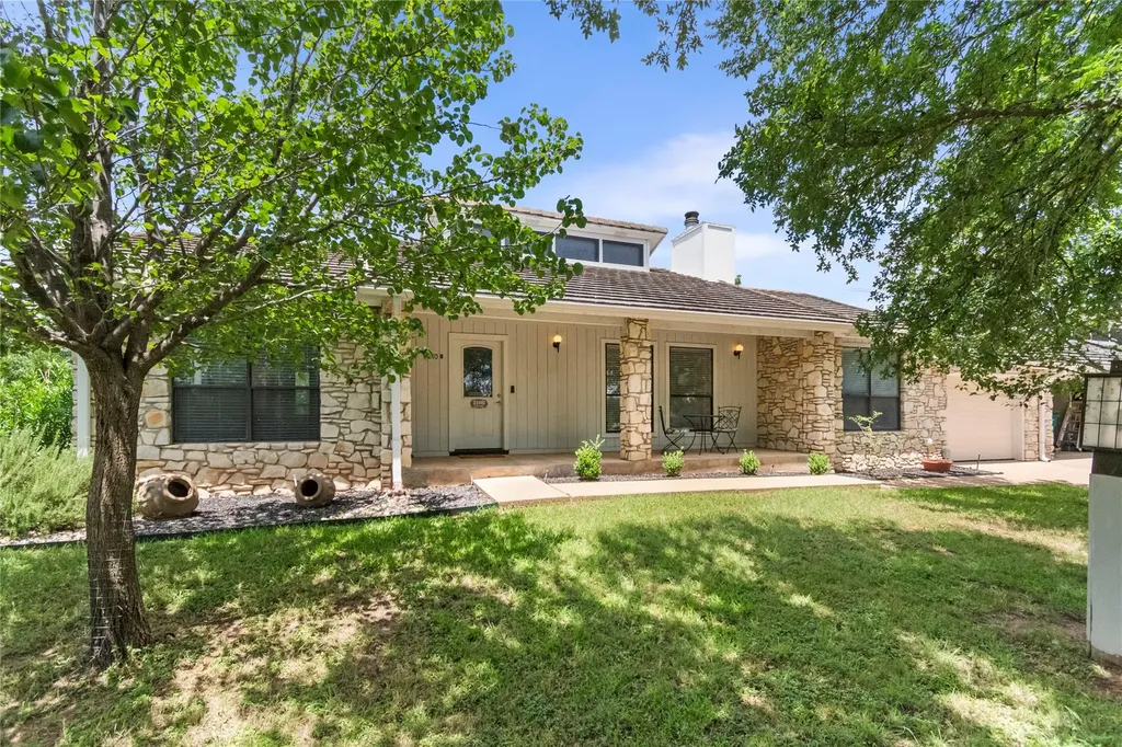 210 Teeoff Horseshoe Bay TX 78657