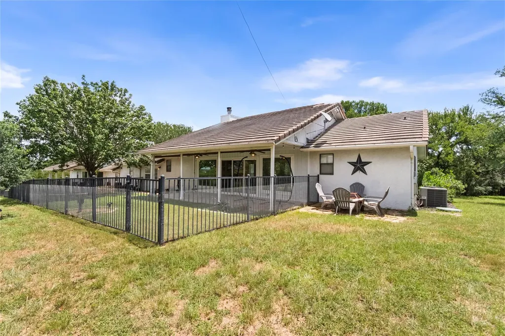 210 Teeoff Horseshoe Bay TX 78657