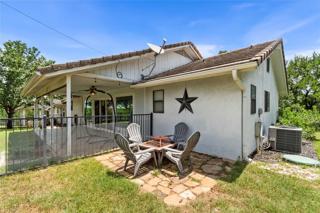 210 Teeoff Horseshoe Bay TX 78657
