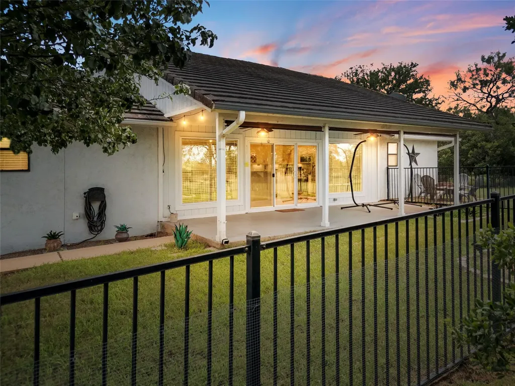 210 Teeoff Horseshoe Bay TX 78657