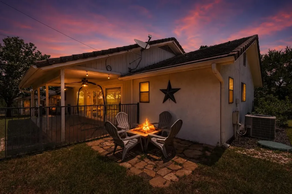 210 Teeoff Horseshoe Bay TX 78657