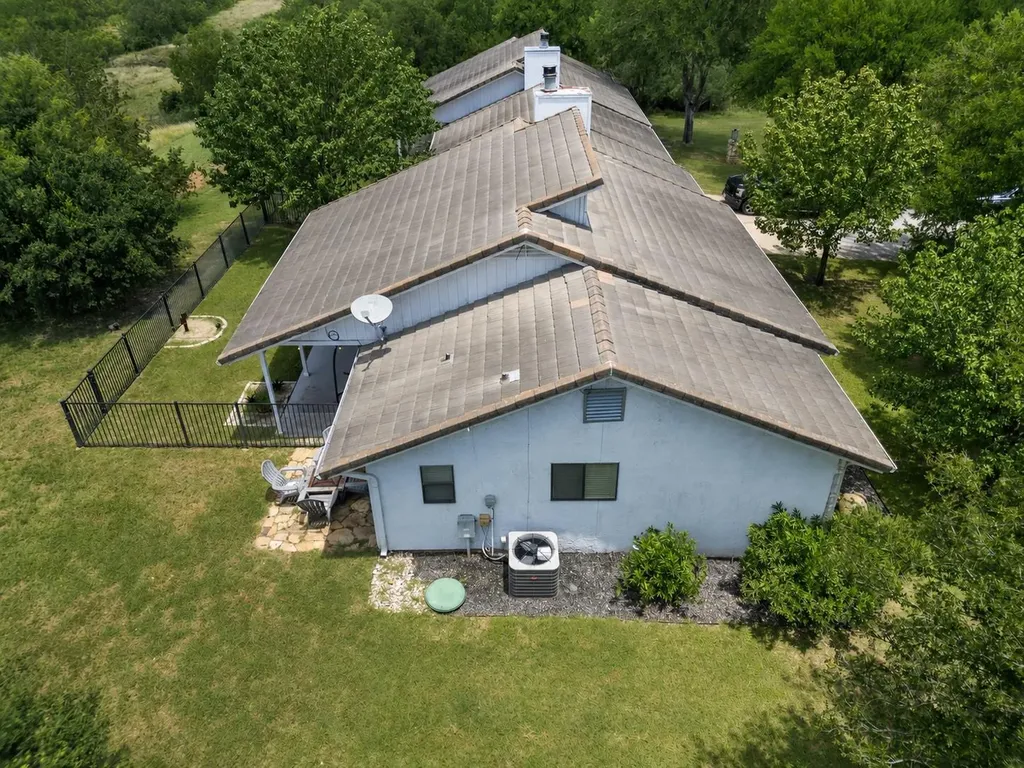 210 Teeoff Horseshoe Bay TX 78657