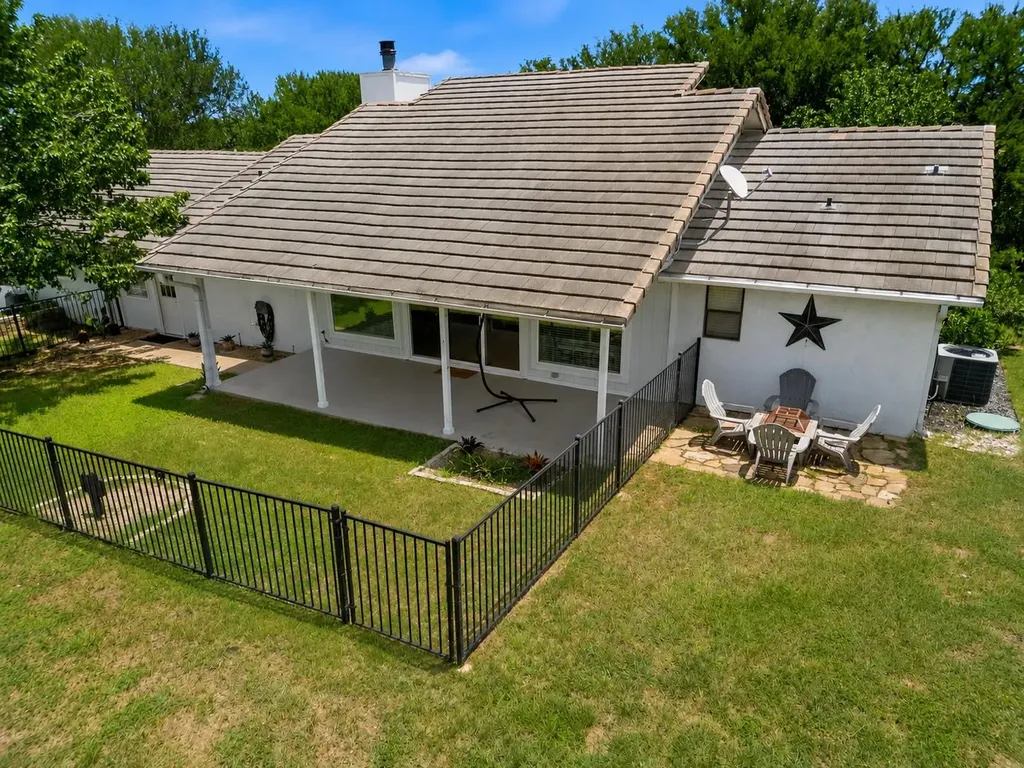210 Teeoff Horseshoe Bay TX 78657