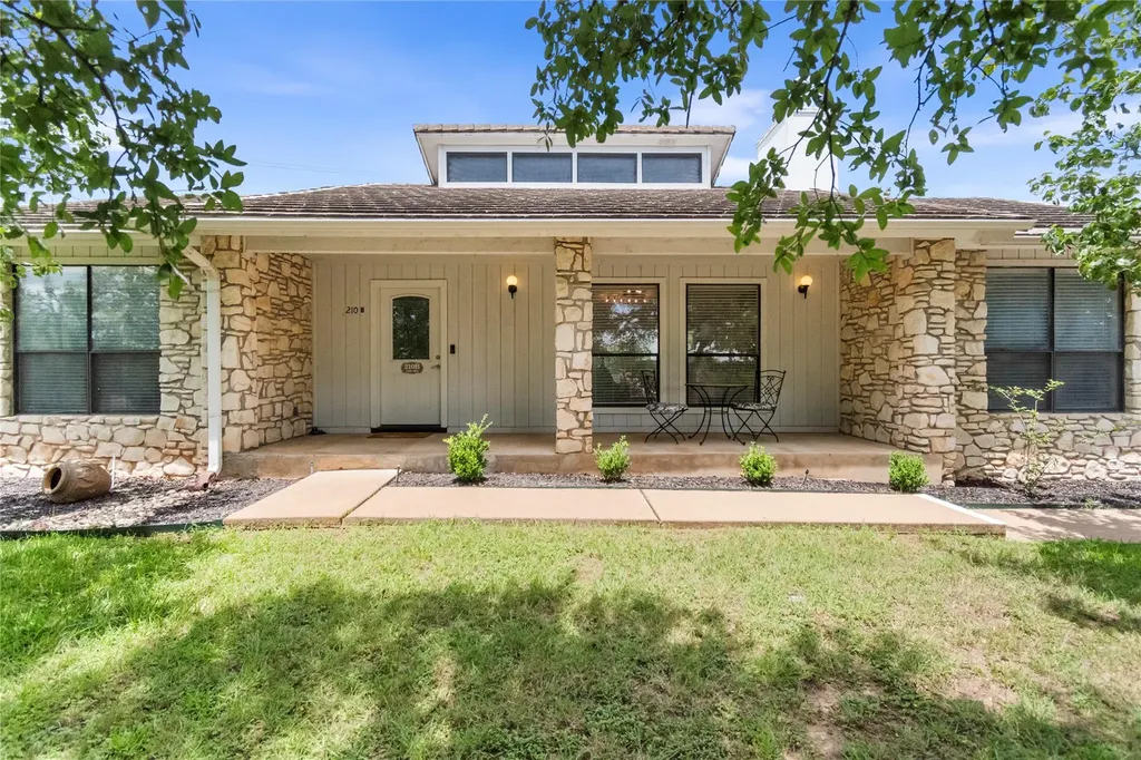 210 Teeoff Horseshoe Bay TX 78657