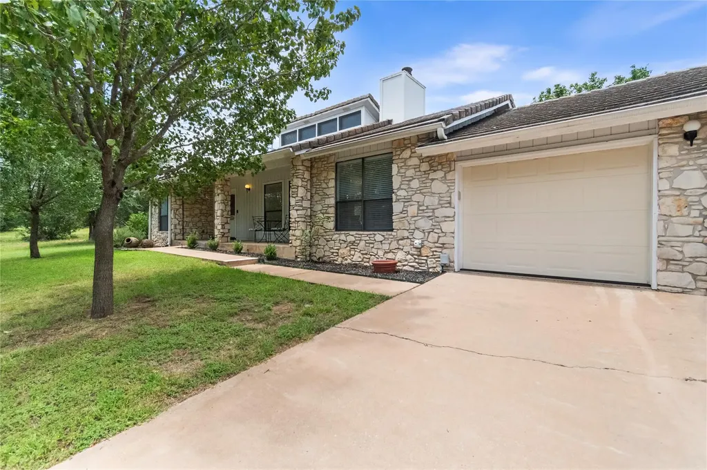 210 Teeoff Horseshoe Bay TX 78657