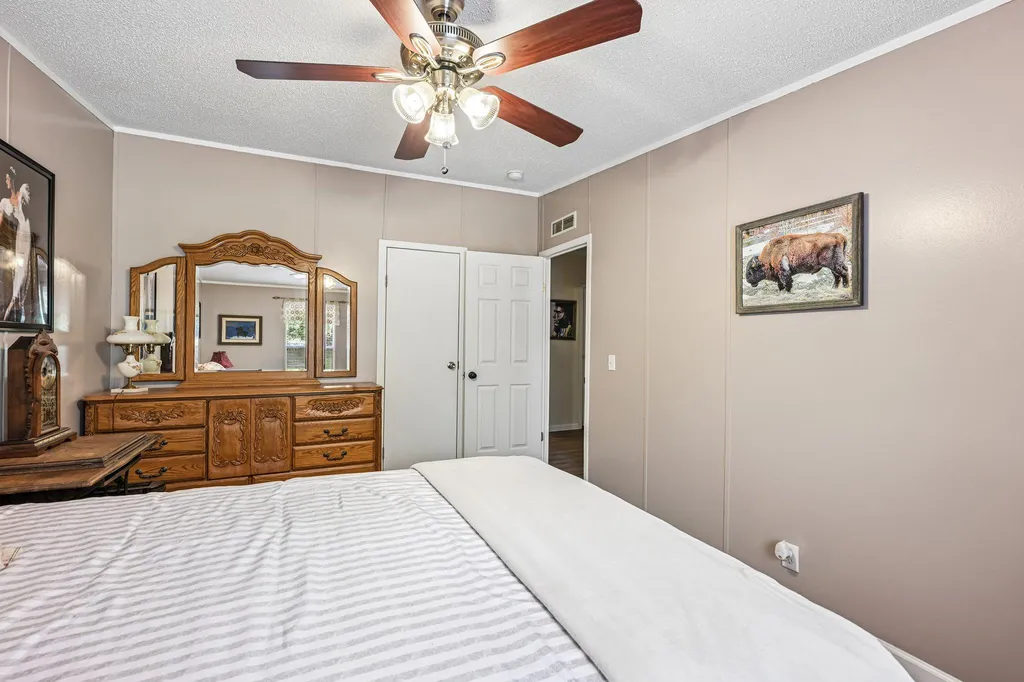 541 Hidden Oaks Drive Elgin TX 78621