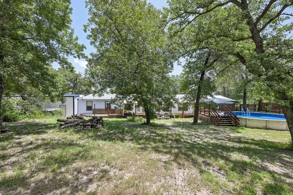541 Hidden Oaks Drive Elgin TX 78621
