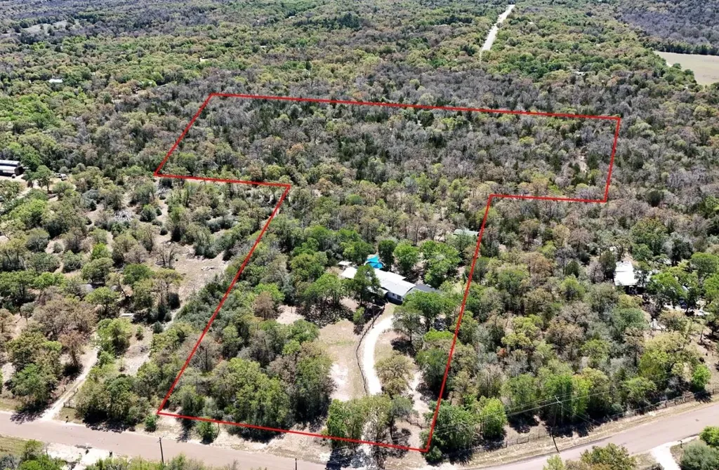 541 Hidden Oaks Drive Elgin TX 78621