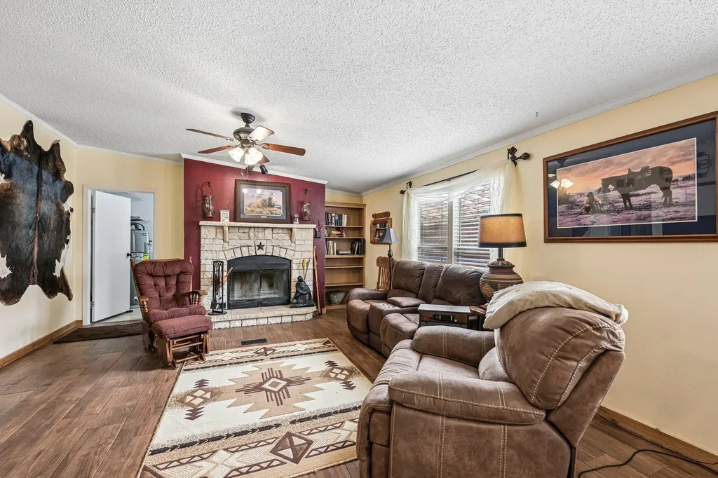 541 Hidden Oaks Drive Elgin TX 78621