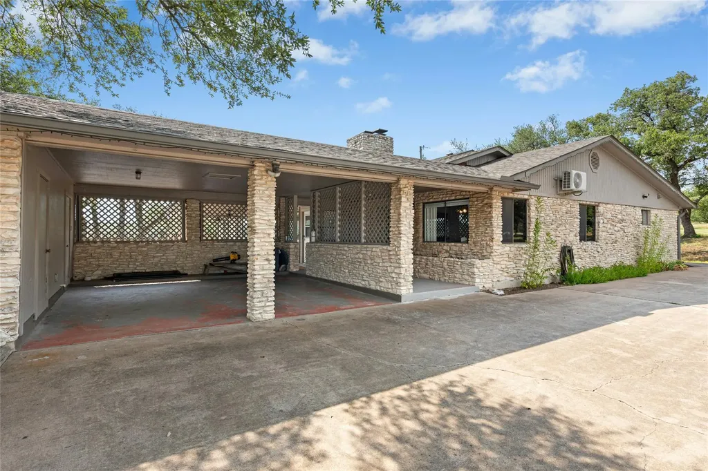 110 Longhorn Lane Dripping Springs TX 78620