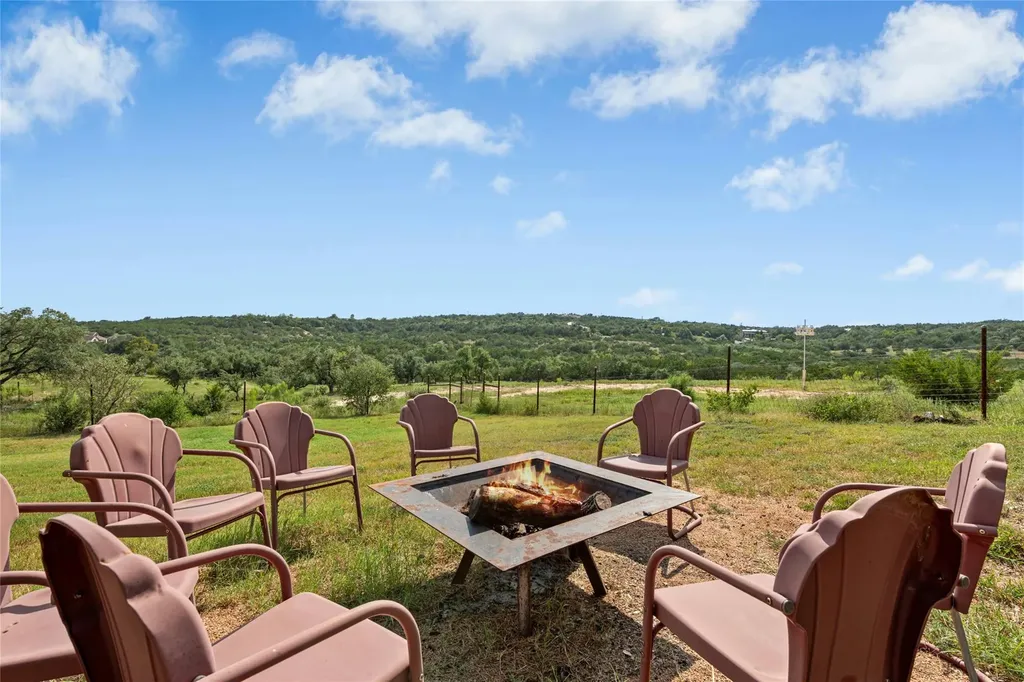 110 Longhorn Lane Dripping Springs TX 78620