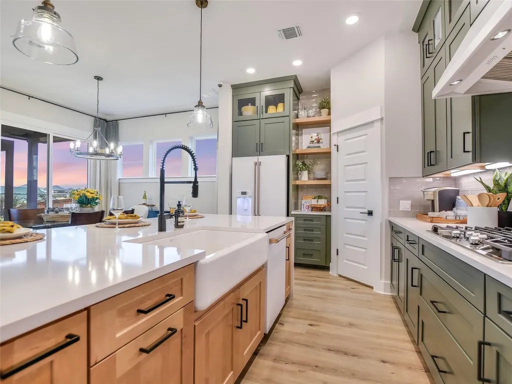 201 Retha Drive Dripping Springs TX 78620