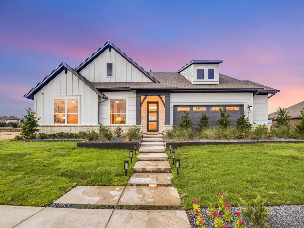 201 Retha Drive Dripping Springs TX 78620