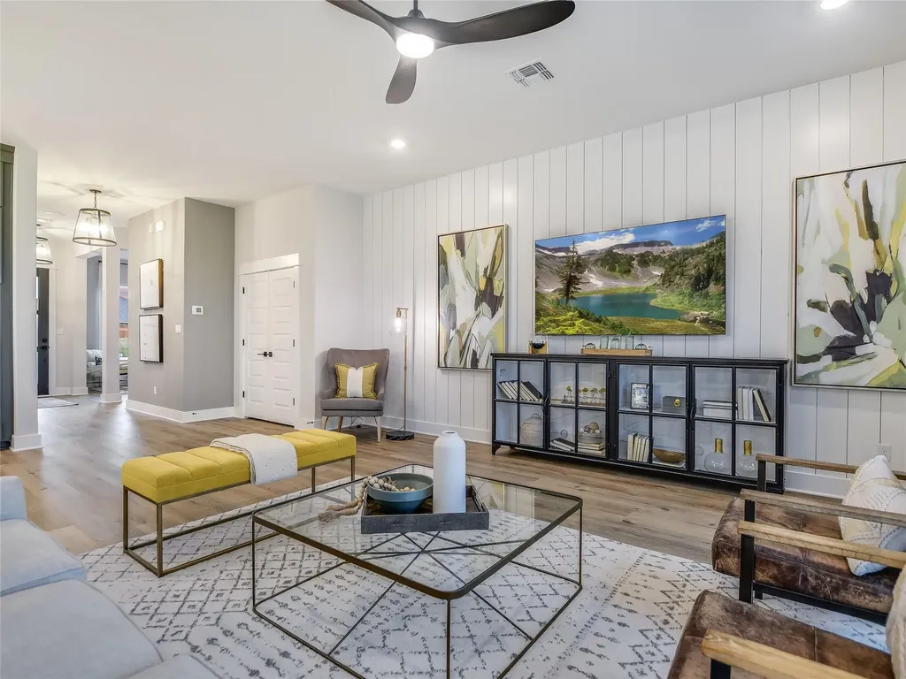 201 Retha Drive Dripping Springs TX 78620