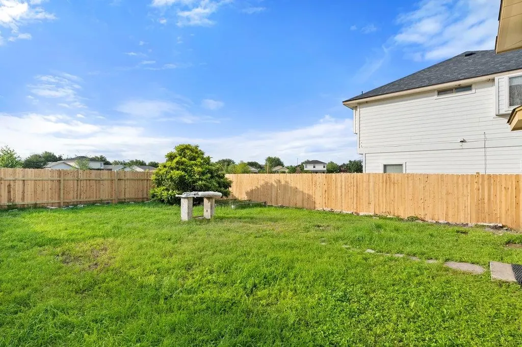 12828 Snow Lane Manor TX 78653