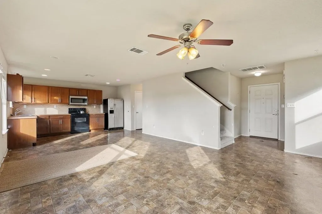 12828 Snow Lane Manor TX 78653