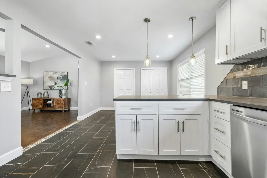 5503 Manor Road Austin TX 78723