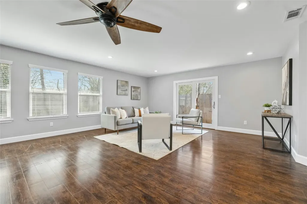 5503 Manor Road Austin TX 78723