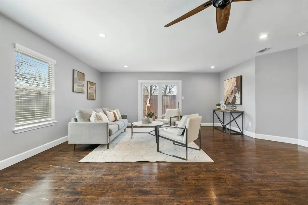 5503 Manor Road Austin TX 78723
