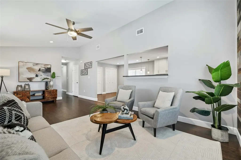 5503 Manor Road Austin TX 78723