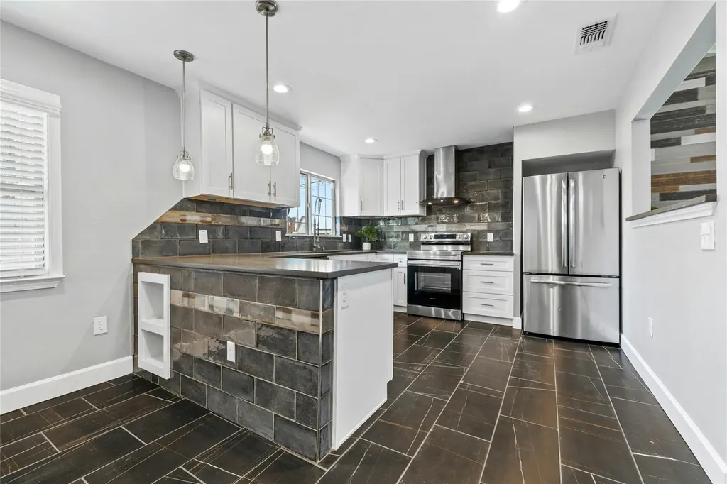 5503 Manor Road Austin TX 78723