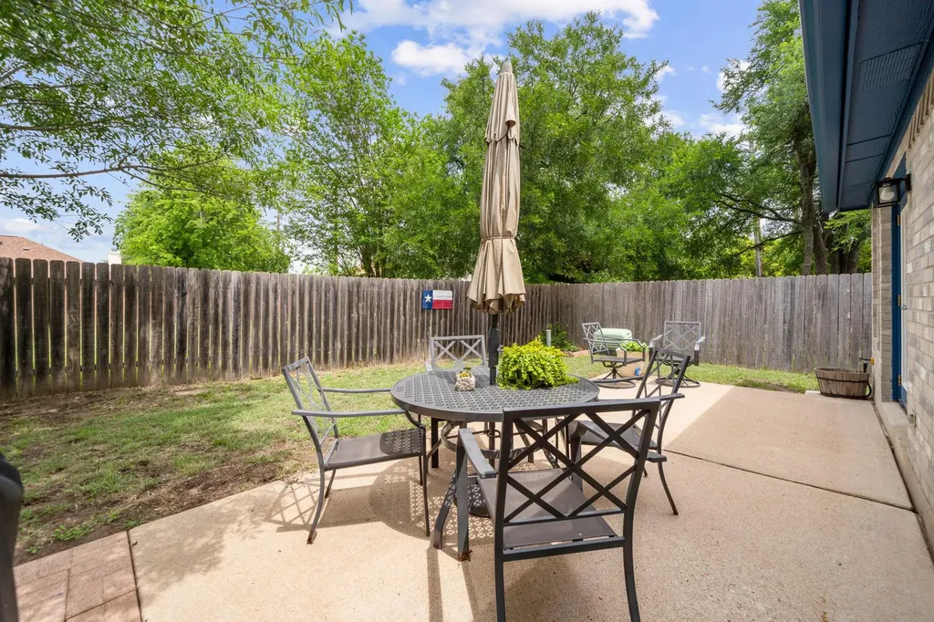 3704 Kissman Drive Austin TX 78728