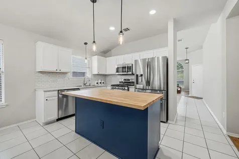 3704 Kissman Drive Austin TX 78728