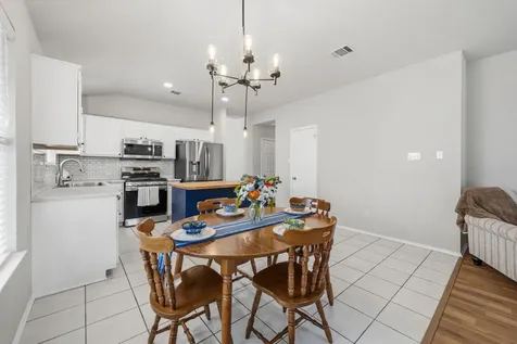 3704 Kissman Drive Austin TX 78728